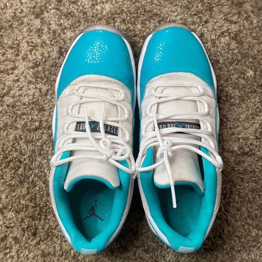 Jordan  11 Retro Low Aqua Safari